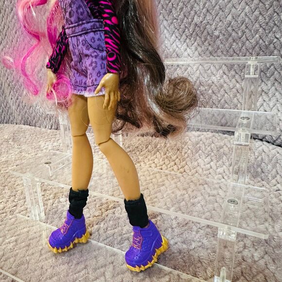 Monster High's Clawdeen Wolf Doll - Picture 5 of 8